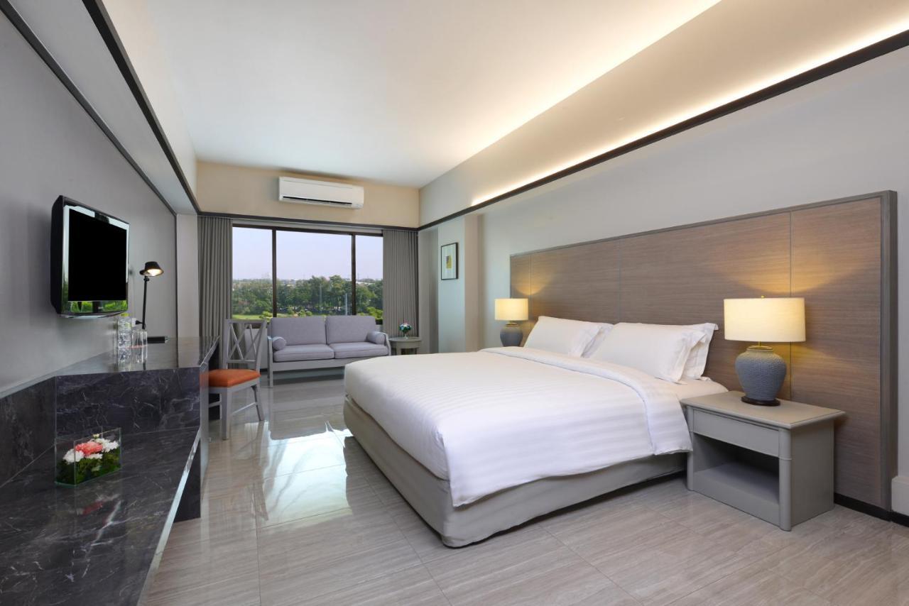 Tinidee Hotel Bangkok Golf Club - Sha Certified Патхумтхани Экстерьер фото