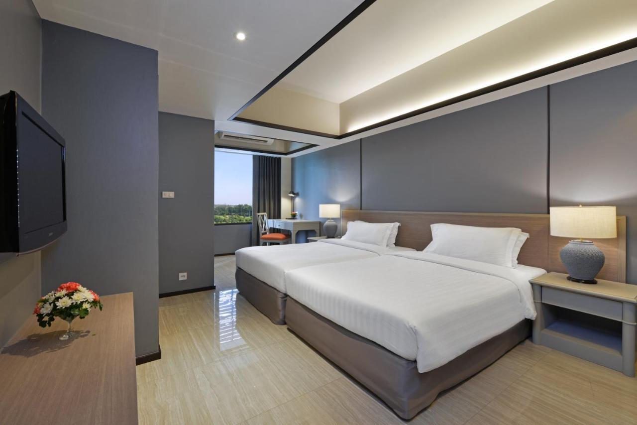 Tinidee Hotel Bangkok Golf Club - Sha Certified Патхумтхани Экстерьер фото