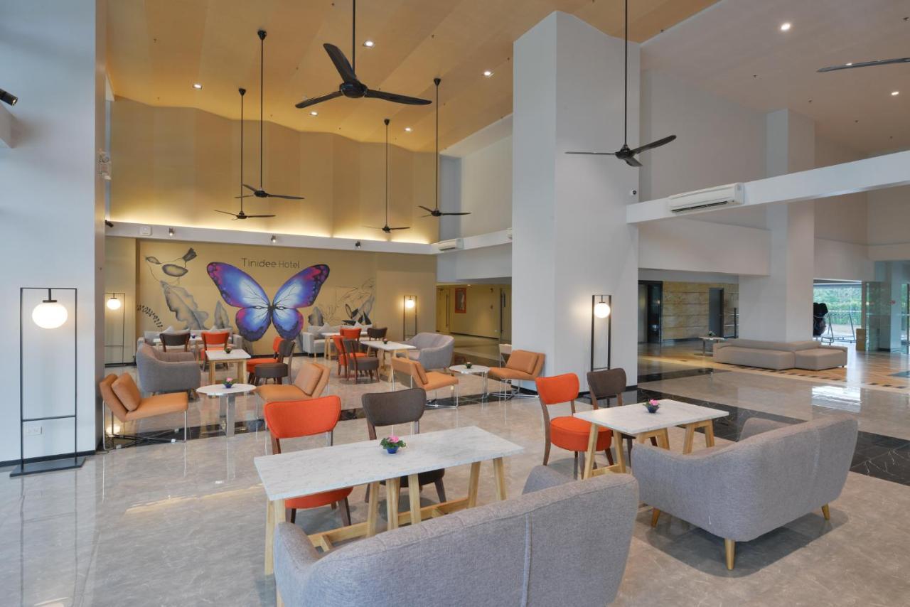 Tinidee Hotel Bangkok Golf Club - Sha Certified Патхумтхани Экстерьер фото