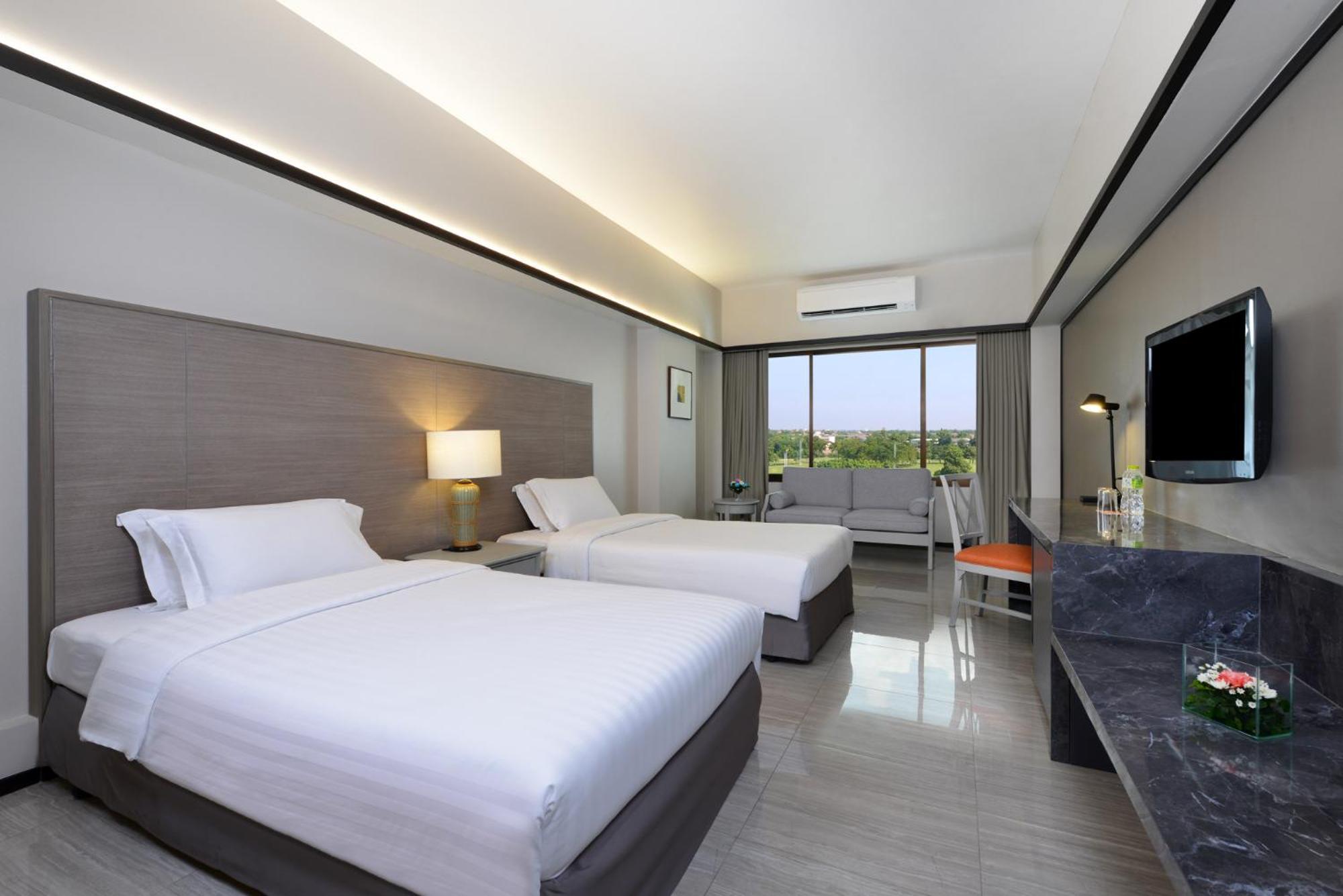 Tinidee Hotel Bangkok Golf Club - Sha Certified Патхумтхани Экстерьер фото
