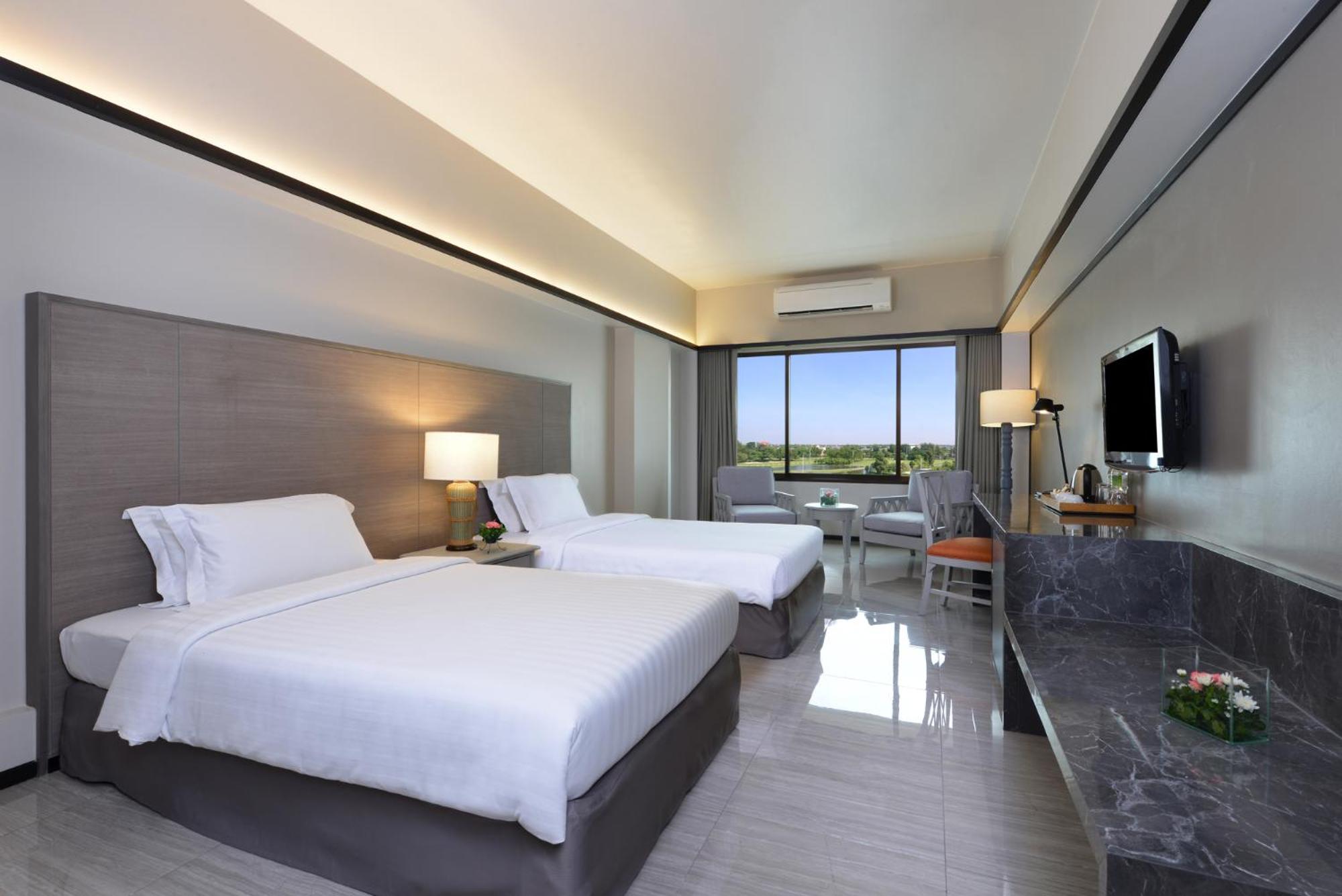 Tinidee Hotel Bangkok Golf Club - Sha Certified Патхумтхани Экстерьер фото
